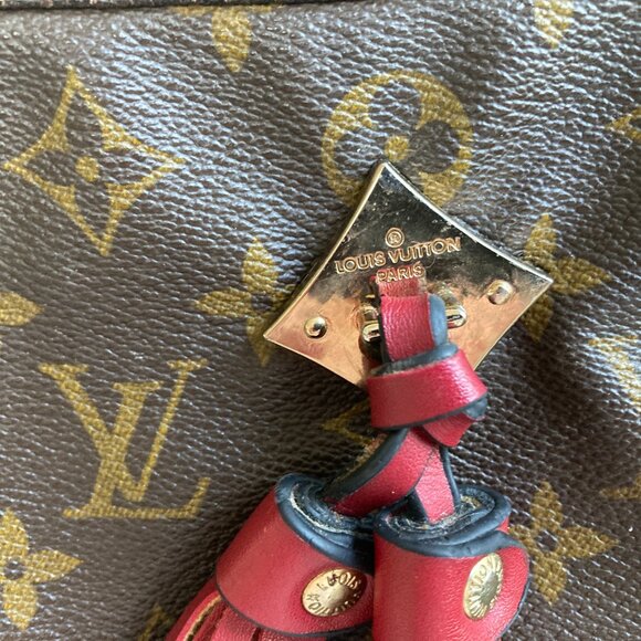 AUTHENTIC LOUIS VUITTON CROSSBODY REFURBISHED 80S BAG Pouch & Dustbag & Shopper - Picture 12 of 16